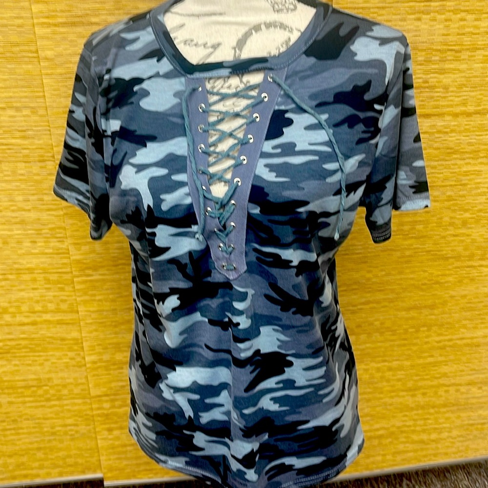 Lace up camo shirt